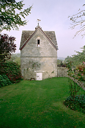 Dovecote, Somerton (listed building photograph)
